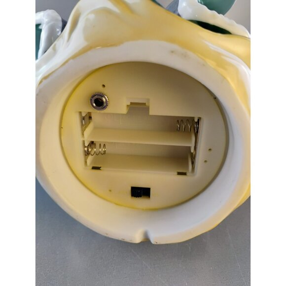 Thomas Kinkade Winter Angels of Light #3 Angel of Peace Illuminated 8" Figurine - Picture 6 of 7